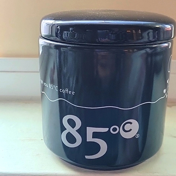 85 Degrees Bakery Black Mug Collectible "I got you 85oc coffee." Boy & Girl - Picture 3 of 6